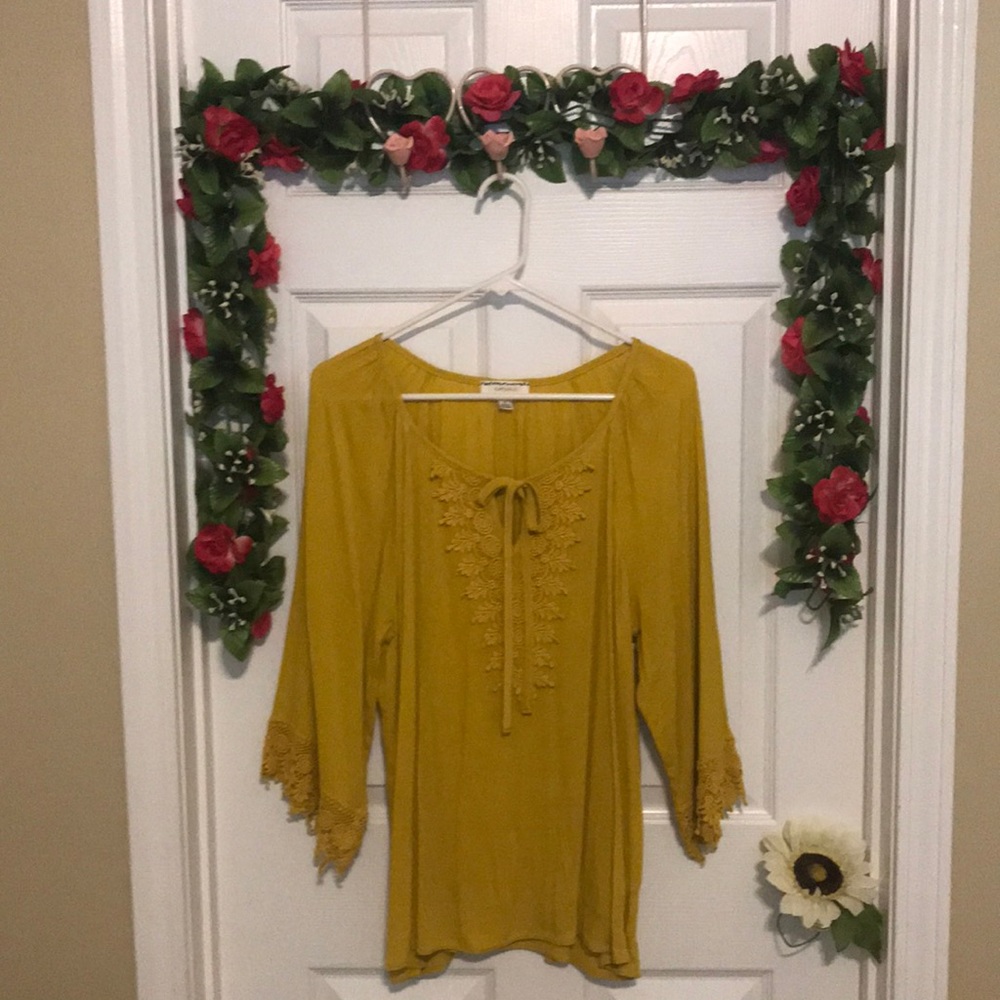 3/4 Sleeved Gauzy Top